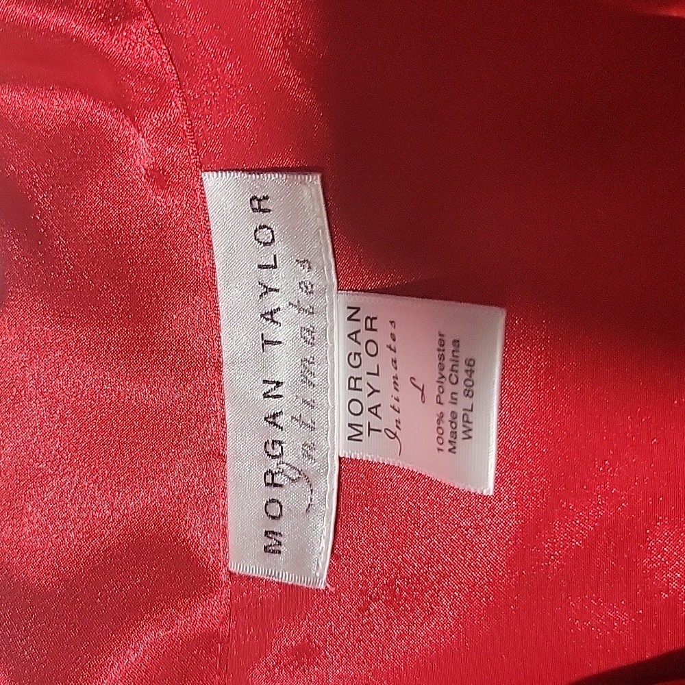 Morgan Tylor Women's Red Pajama Set Large - Picture 12 of 16